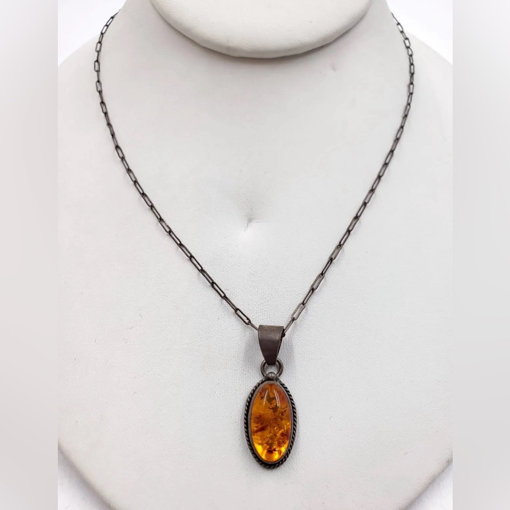 Native American Artist  Lester Jackson  (Navajo) 925  Silver Oval Cabochon Amber